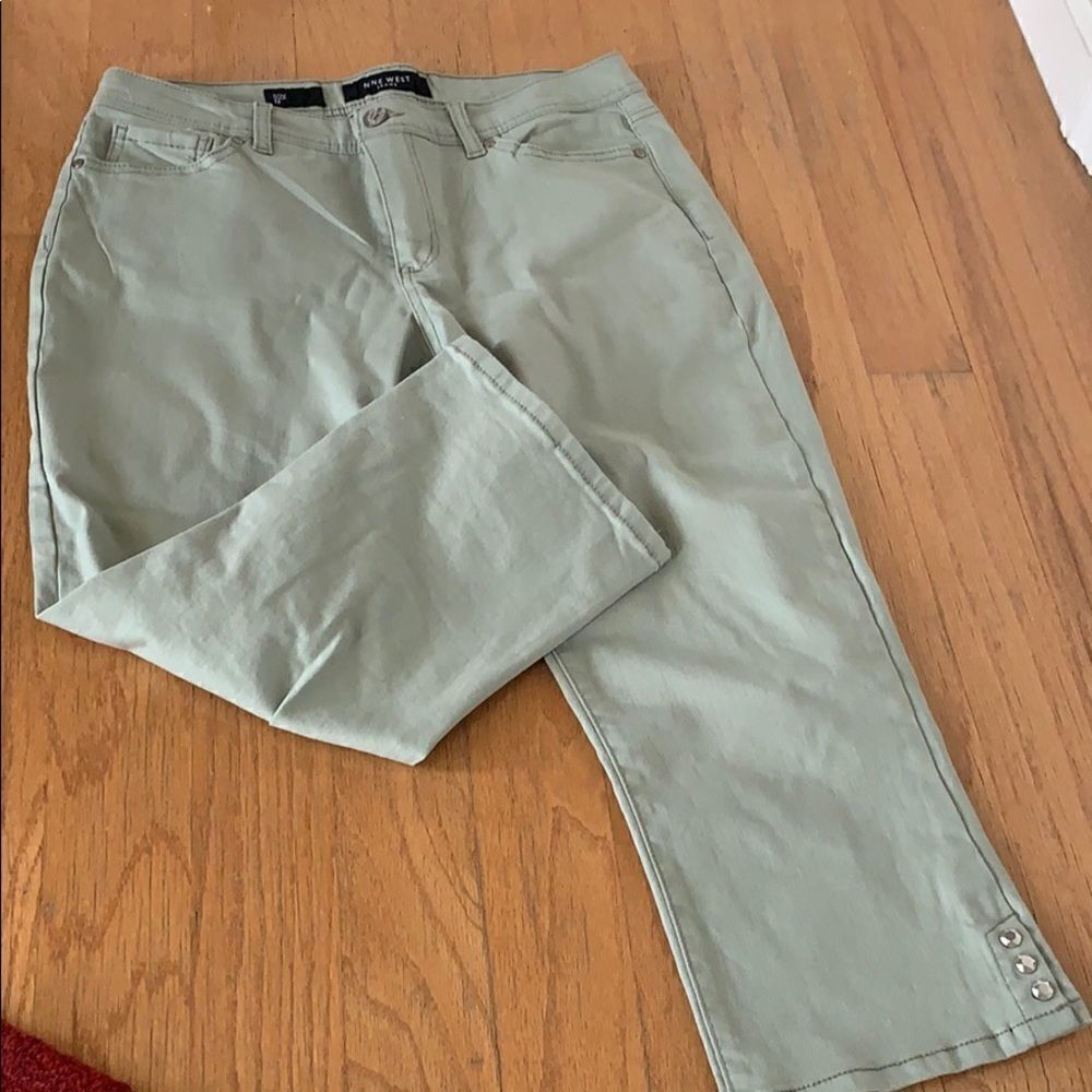 Nine West capris
